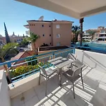 Sunny 2 Bed Holiday Home, In Universal